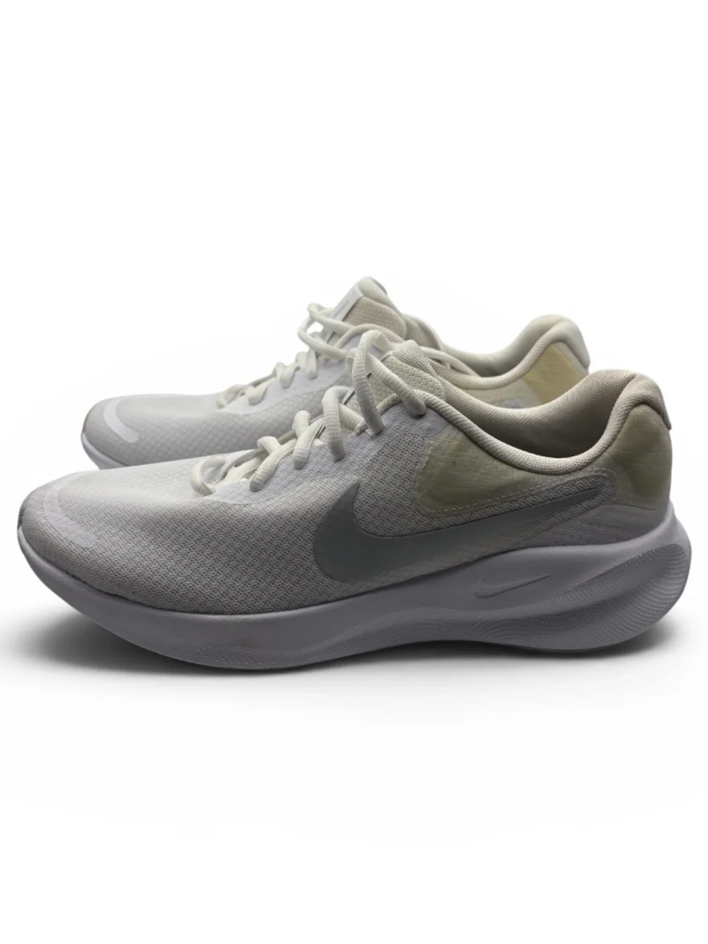 Nike Men’s SZ 8 Nike Revolution Sneaker White/Cream w/ Silver Nike Logo - Picture 3 of 7